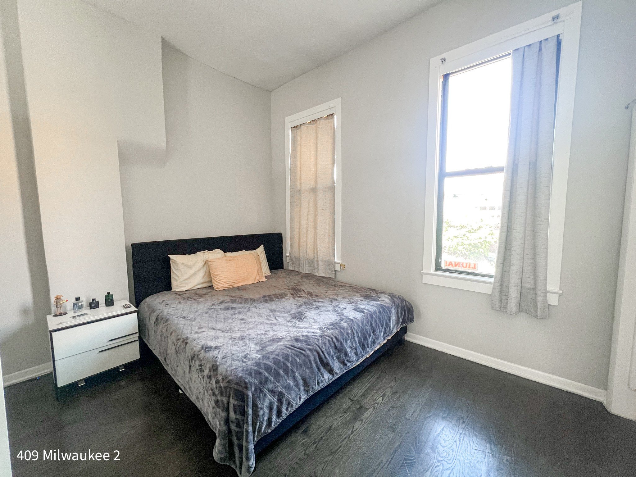 409 N. Milwaukee Ave. 409 N. Milwaukee Ave., Chicago 60654 West Town - Leasing by Cross Street